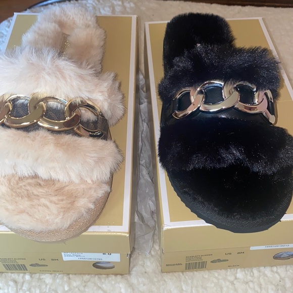 (2) Michael Kors Women's Scarlett Chain Cozy Slippers Black/Camel - Picture 1 of 6